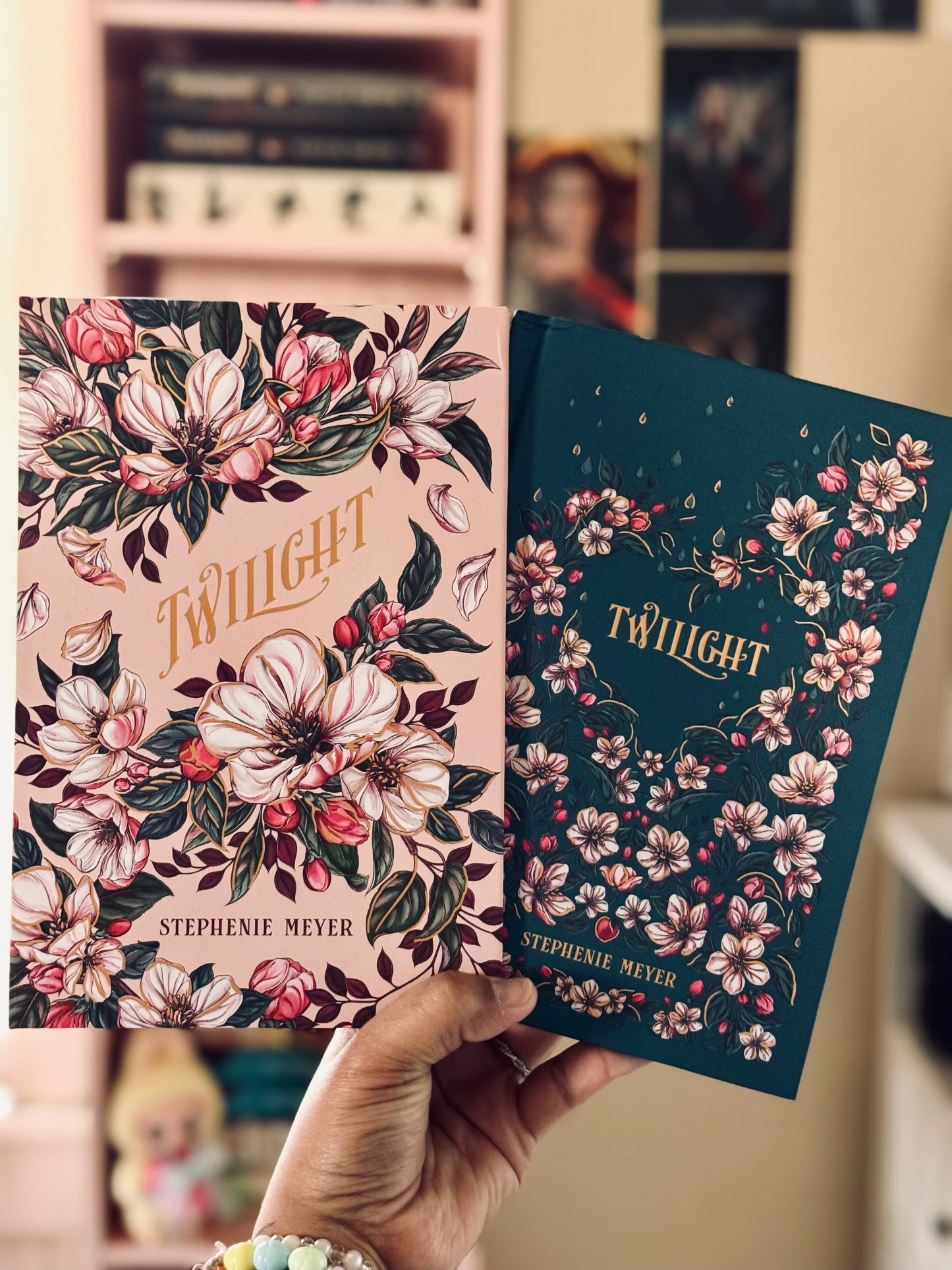 Twilight: Deluxe Collector's Edition by Stephenie Meyer