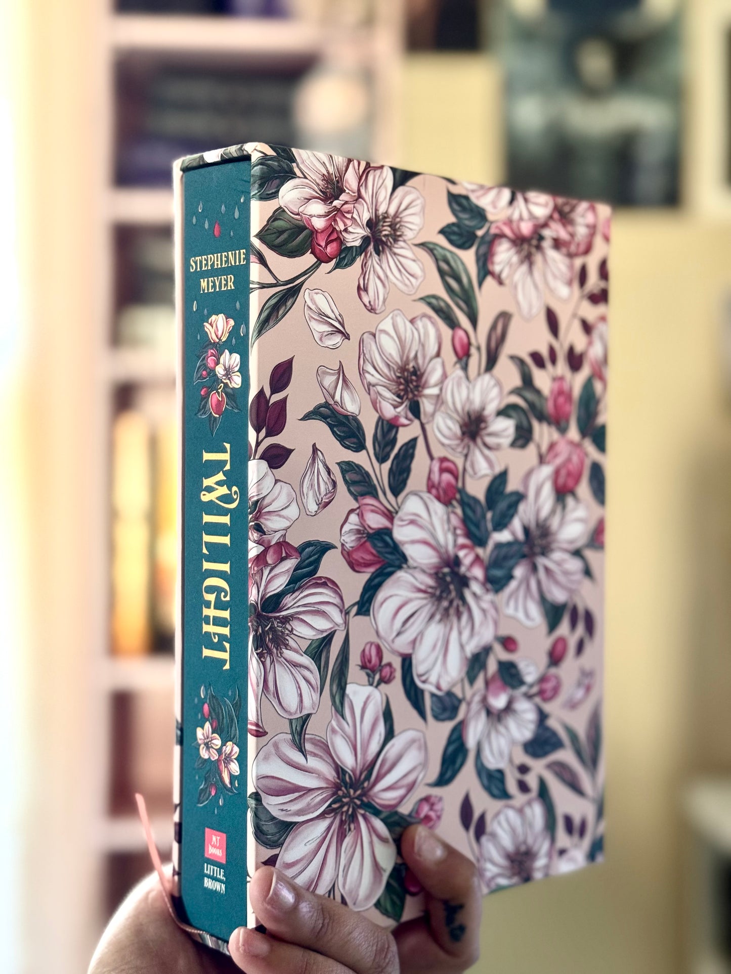 Twilight: Deluxe Collector's Edition by Stephenie Meyer